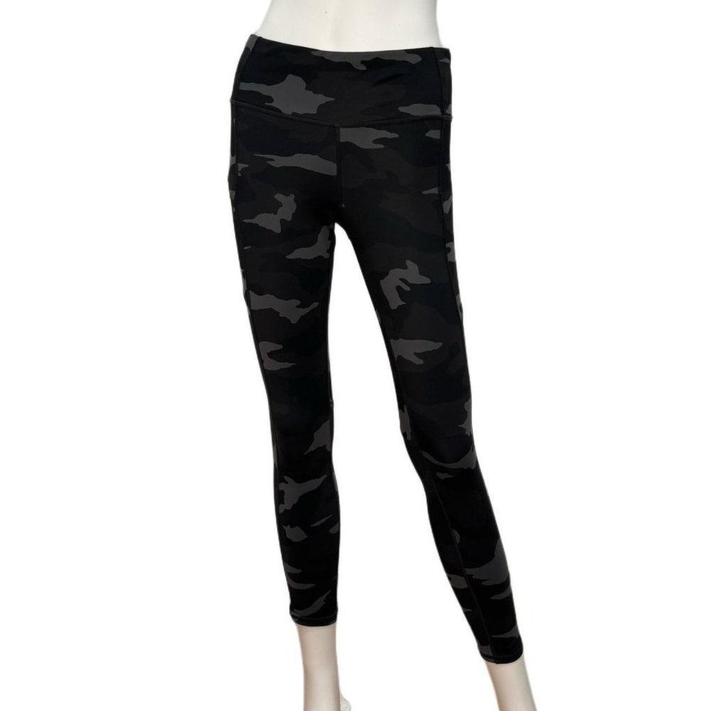 Athleta Womens 405480 Black Camo Leggings